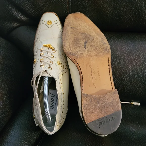 Mauri Elegant Cream and Gold Men